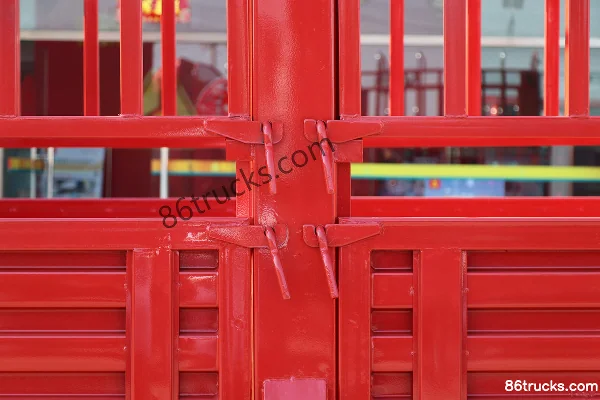 Sinotruk HOWO Wang Series 160hp 4X2(6 wheels) 4.15m Single Row Stake Light Truck (China VI) Body (2) | 86Trucks