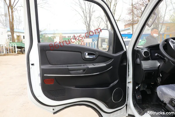 Tangjun Ouling Série V5 Luxe 129 ch 4X2(6 roues) 3,3 m camion léger fourgon simple cabine (China VI) (1) | 86Trucks