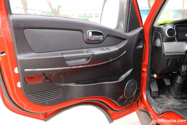 Tangjun Ouling V5 Series Deluxe 129hp 4X2(6 wheels) 3.61m Single Row Flatbed Light Truck (China VI) Cab (1) | 86Trucks