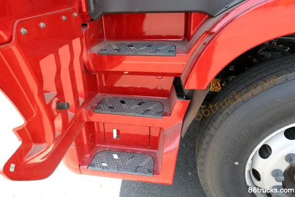 Foton AumanEST-A Smart Edition 430hp 4X2(6 wheels) Short Distance Dangerous Goods Tractor Truck Cab (3) | 86Trucks