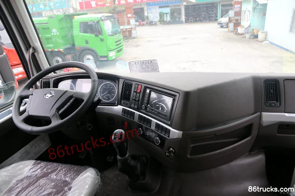 Dongfeng Liuqi Chenglong H5 Medium Truck 270hp 6X2(8 wheels) 9.7m Half-Cab Wing Opening Van Truck (Fast Gear 8-speed) (3) | 86Trucks