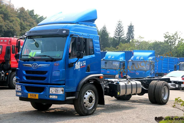 FAW Jiefang Lin VH 230 hp 4X2(6 wheels) 6.8m semi-sleeper box cargo truck (China VI) (axle ratio 4.333) Exterior (3) | 86Trucks