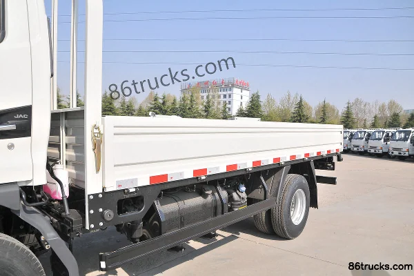 JAC Junling V6 150 hp 4X2(6 wheels) 4.18m single-row flatbed light truck (China VI) Body (2) | 86Trucks