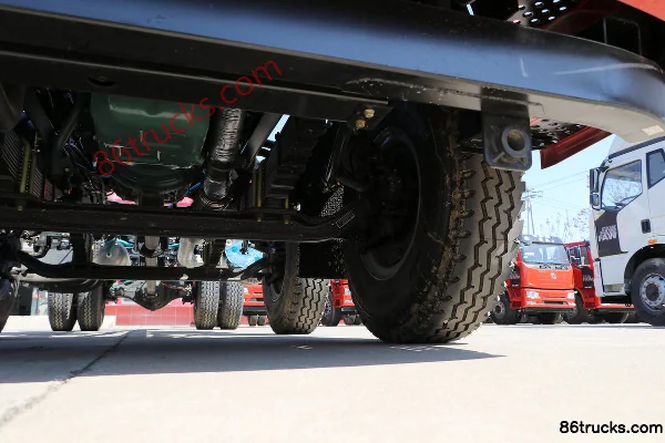 FAW Jiefang J6L Classic Edition 280hp 6X2(8 wheels) 6.8m Flatbed Truck Chassis (3) | 86Trucks