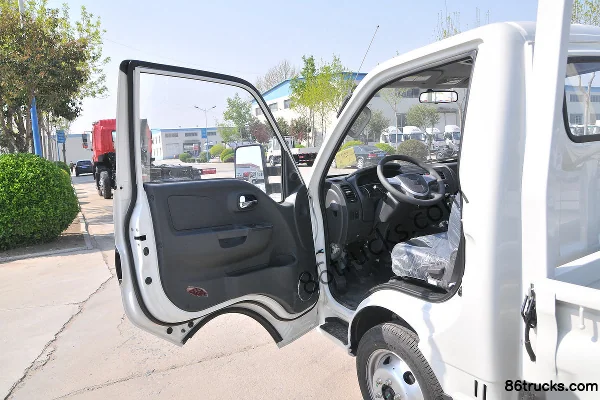 JAC Kaida X5 1.6L 120hp 4X2(6 wheels) Gasoline 3.5m Single Row Flatbed Light Truck (China VI) Cab (1) | 86Trucks