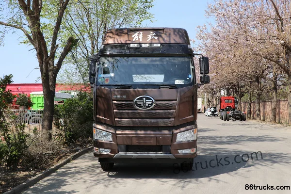 FAW Jiefang New J6P Heavy Truck 560hp 8X4(12 wheels) 9.4m Stake Truck (China VI) Exterior (2) | 86Trucks