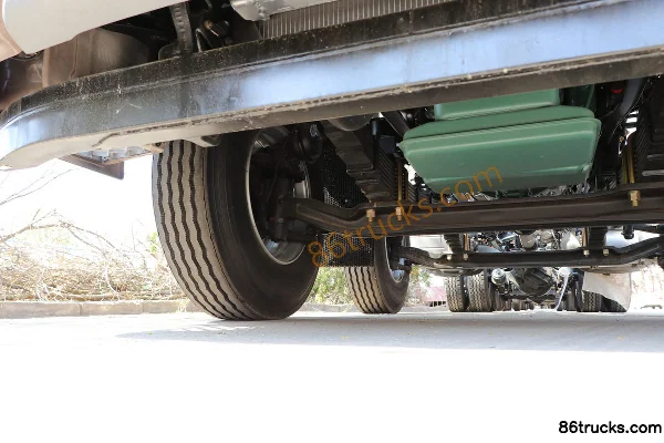 FAW Jiefang New J6P Heavy Truck 560hp 8X4(12 wheels) 9.4m Stake Truck (China VI) Chassis (2) | 86Trucks