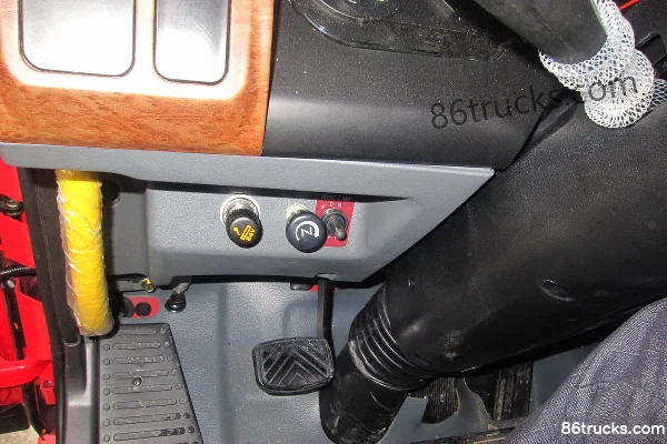 JAC Gallop K3 Series Heavy Truck 220 hp 6X2(8 wheels) Stake Cargo Truck Cab (2) | 86Trucks