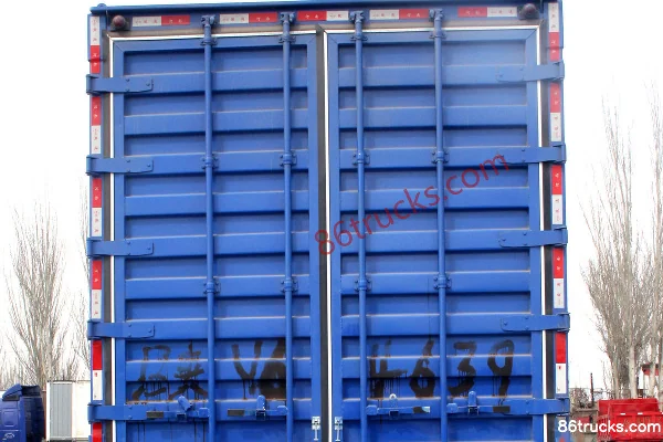 SHACMAN Delong F2000 Heavy Truck 336 hp 8X4(12 wheels) Van Cargo Truck (Standard Version) Cab (2) | 86Trucks