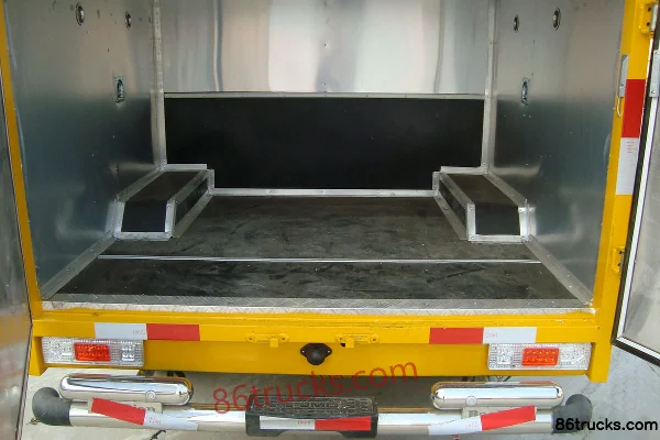 JMC Baodian 92 hp 4X4(6 wheels) Explosive Material Transport Truck (Zhongchang Brand) Cab (1) | 86Trucks