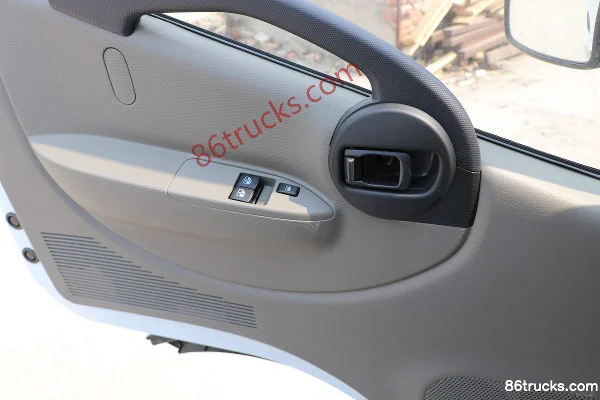 Dongfeng Kaipute K6-N Smart Edition 143 hp 4X2(6 wheels) 4.17m Single Row Box Light Truck (China VI) Cab (2) | 86Trucks