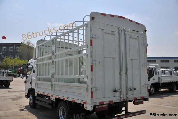 JAC Shuailing Q6 Mountain Edition 141hp 4X2(6 wheels) 3.85m Semi-row Stake Light Truck Body (3) | 86Trucks