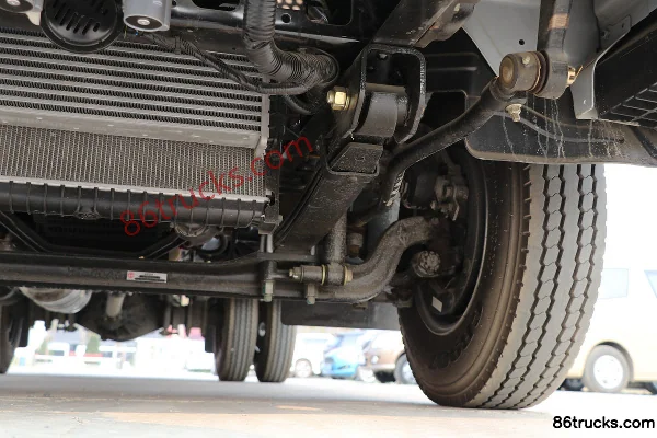 Foton Aumark S3-Series 131hp 4X2(6 wheels) 4.04m refrigerated truck (Hongyu Brand) Chassis (3) | 86Trucks
