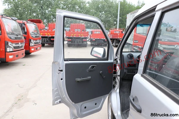Dongfeng K05S version pratique 88 ch 5 places fourgon 1,2 L Cabine (1) | 86Trucks