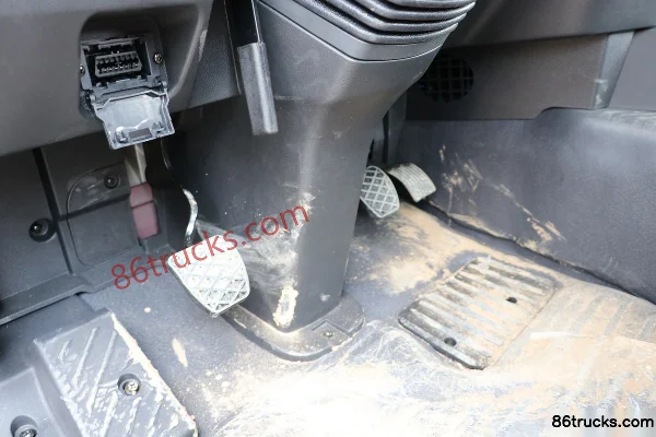 FAW Jiefang Qingdao HanV Heavy Truck 2.0 Edition Quality Edition 400hp 6X4(10 wheels) Tractor Truck (China VI) Cab (3) | 86Trucks