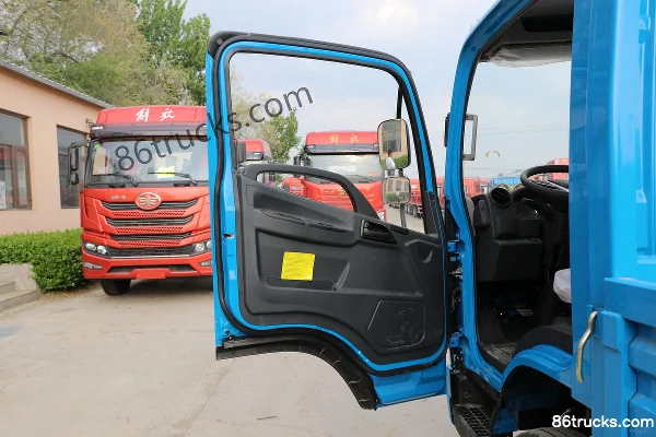 FAW Jiefang Hu VN 120hp 4X2(6 wheels) 4.2m single-row flatbed truck (China VI) Cab (1) | 86Trucks
