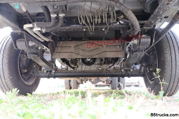 Foton Xiangling 112hp 4X2(6 wheels) 3.08m refrigerated truck Chassis (1) | 86Trucks
