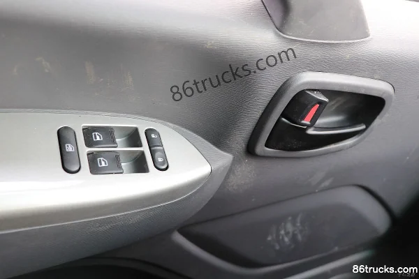 Foton Auhang R Series 220 hp 4X2(6 wheels) 7.8m Van Cargo Truck (China VI) Cab (2) | 86Trucks
