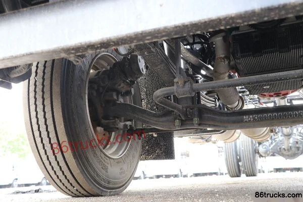 Foton Auhang R Series 220 hp 4X2(6 wheels) 7.8m Van Cargo Truck (China VI) Chassis (2) | 86Trucks