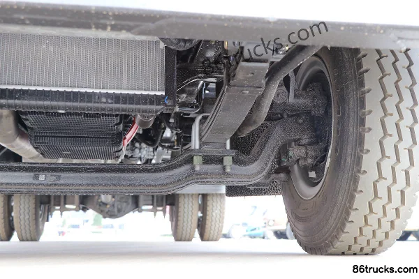Foton Aoling CTS 143 ch 4X2(6 roues) camion porteur à ridelles 4,8 m cabine demi-avancée Châssis (3) | 86Trucks