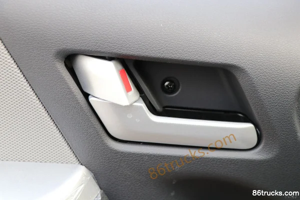 Foton véhicule utilitaire Fengjing G7 2020 version commerciale 160 ch 2,4 L essence 2 places fourgon long toit haut (China VI) Cabine (3)