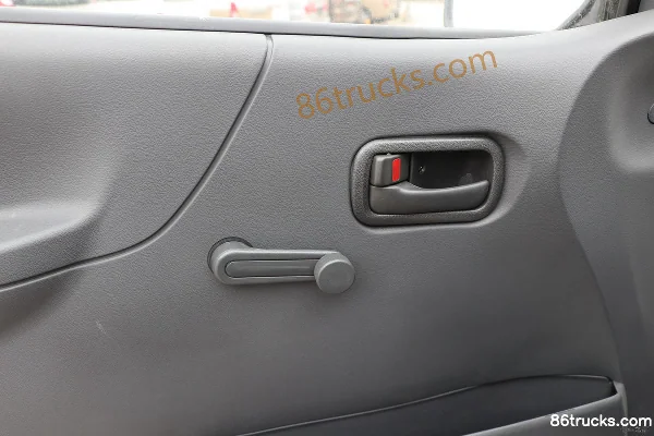 Jinbei Haishi L 2016 Flagship 116hp 2.5T Commercial Van Cab (3) | 86Trucks
