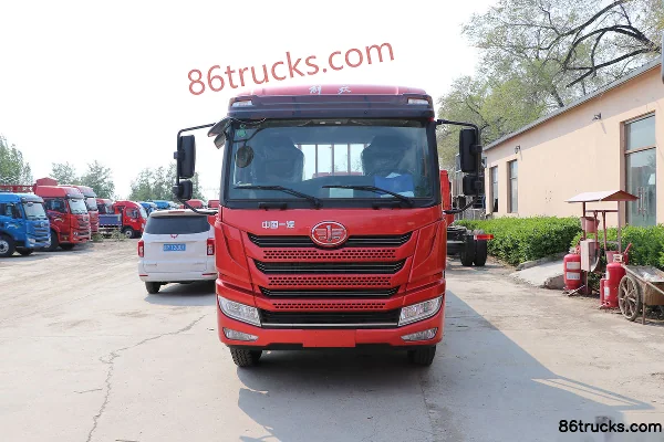 FAW Jiefang Qingdao Long V Medium Truck 180 hp 4X2(6 wheels) 6.75m flatbed cargo truck Exterior (2) | 86Trucks