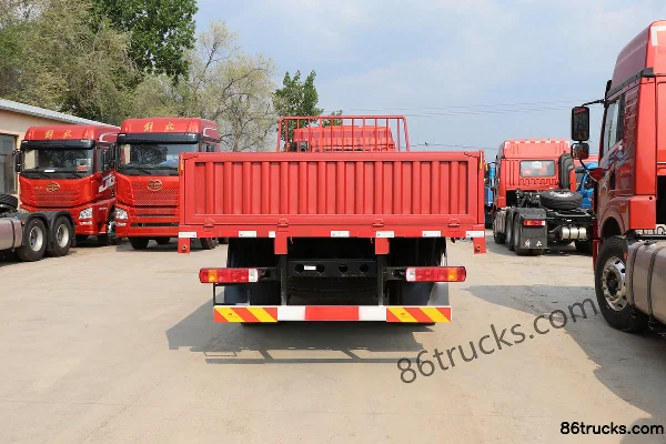 FAW Jiefang Qingdao Long V Medium Truck 180 hp 4X2(6 wheels) 6.75m flatbed cargo truck Body (3) | 86Trucks