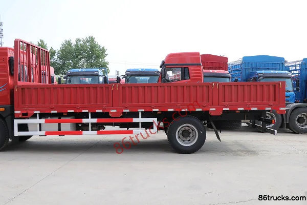 FAW Jiefang Qingdao Long V Medium Truck 180 hp 4X2(6 wheels) 6.75m flatbed cargo truck Body (1) | 86Trucks