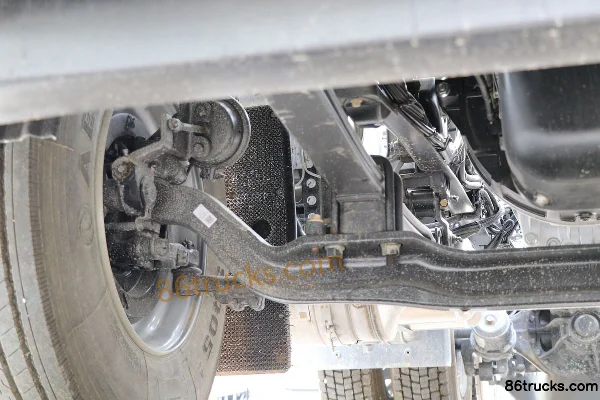 Dongfeng Commercial Vehicle Tianlong VL Heavy Truck 400 hp 6X4(10 wheels) Tractor Truck (Flat Top) (China VI) Chassis (2) | 86Trucks