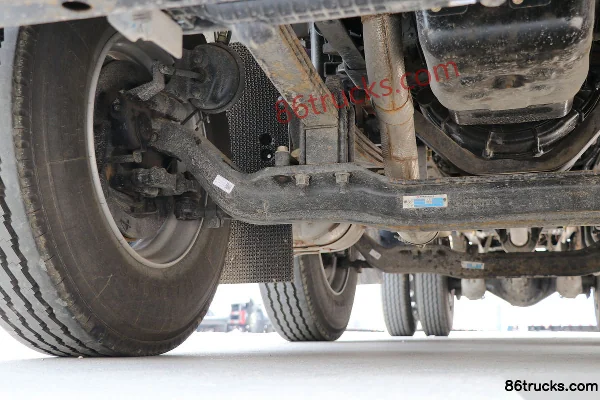 Dongfeng Commercial Vehicle Tianjin KR 260hp 6X2(8 wheels) 7.7m drop-side cargo truck Chassis (2) | 86Trucks