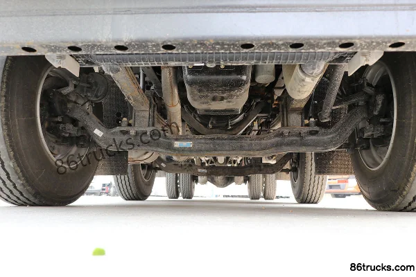 Dongfeng Commercial Vehicle Tianjin KR 260hp 6X2(8 wheels) 7.7m drop-side cargo truck Chassis (1) | 86Trucks