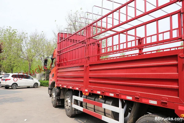 Dongfeng Commercial Vehicle Tianjin KR 260hp 6X2(8 wheels) 7.7m drop-side cargo truck Body (2) | 86Trucks