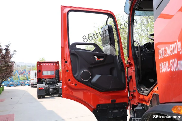Dongfeng Commercial Vehicle Tianjin KR Medium Truck 245hp 6X2(8 wheels) 9.8m Cargo Truck Cab (1) | 86Trucks