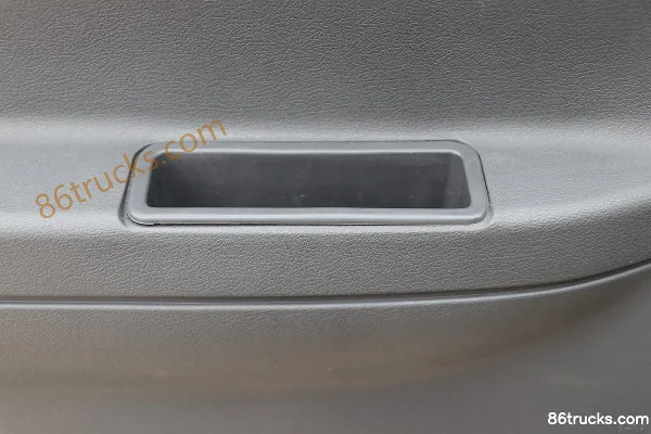 Jinbei Haishi L 2016 Luxury 139hp 2.4L Passenger Cargo Van Cab (2) | 86Trucks