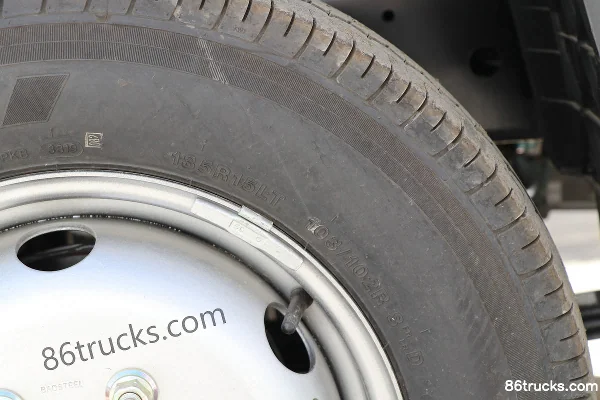 Yuejin Xiaofuxing S70 113 ch 4X2(6 roues) 3,26 m camion frigorifique Châssis (3) | 86Trucks