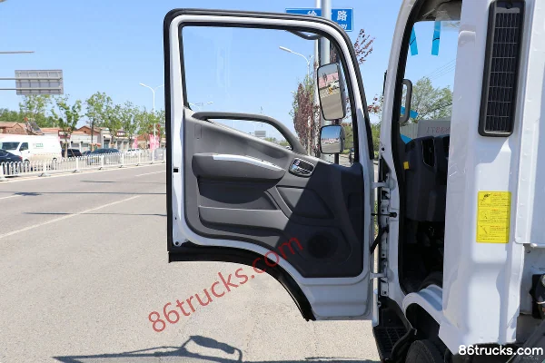 Foton Ollin Superspeed BUFF Edition 131 hp 4X2(6 wheels) 4.17m Single-row Stake Truck (China VI) Cab (1) | 86Trucks