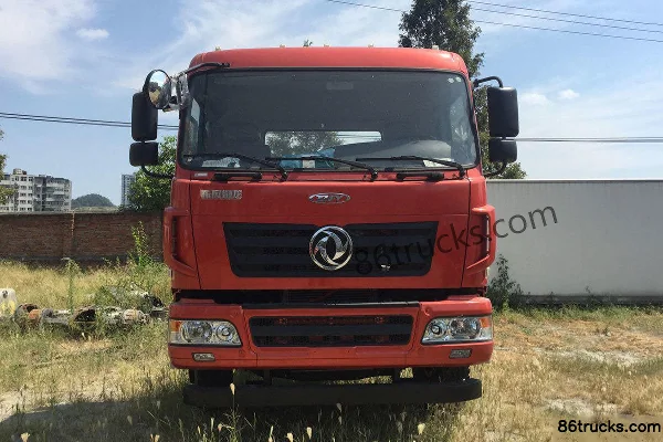 Dongfeng Dongfeng Yulong flatbed truck