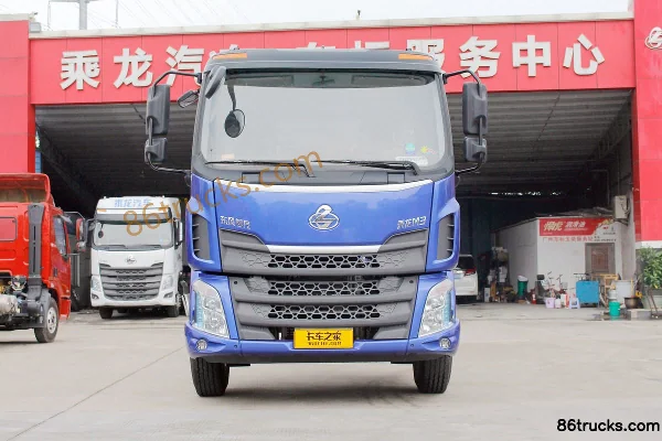 Dongfeng Liuqi New Chenglong M3 200 hp 4X2(6 wheels) Oil Tanker Truck (Chufei Brand) Exterior