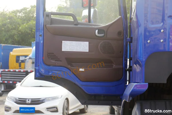JAC Gallop A5L Medium Truck 200 hp 4X2(6 wheels) 7.8m Van Cargo Truck (China VI) Cab (3) | 86Trucks