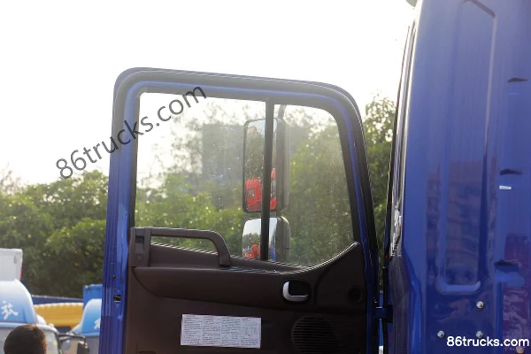 JAC Gallop A5L Medium Truck 200 hp 4X2(6 wheels) 7.8m Van Cargo Truck (China VI) Cab (2) | 86Trucks