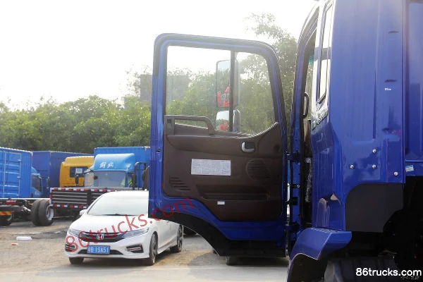 JAC Gallop A5L Medium Truck 200 hp 4X2(6 wheels) 7.8m Van Cargo Truck (China VI) Cab (1) | 86Trucks