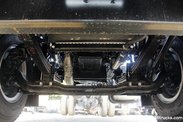 JAC Gallop A5L Medium Truck 200 hp 4X2(6 wheels) 7.8m Van Cargo Truck (China VI) Chassis (1) | 86Trucks