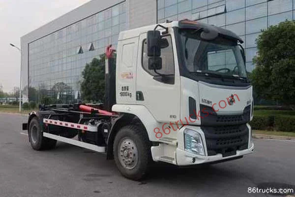 Dongfeng Liuqi New Chenglong M3 200hp 4X2(6 wheels) Hook Lift Garbage Truck (Zoomlion Brand) Exterior