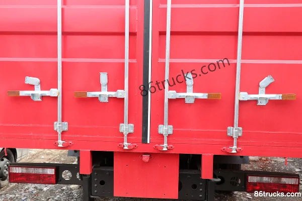 JAC Gallop K6L II Medium Truck 200 hp 4X2(6 wheels) 6.8m Stake Truck Body (2) | 86Trucks