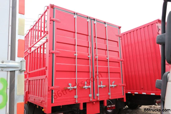 JAC Gallop K6L II Medium Truck 200 hp 4X2(6 wheels) 6.8m Stake Truck Body (1) | 86Trucks