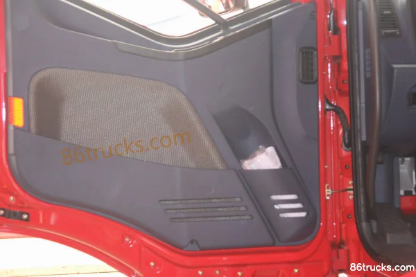 FAW Jiefang J6M 260hp 6X4(10 wheels) truck-mounted crane Cab (2) | 86Trucks