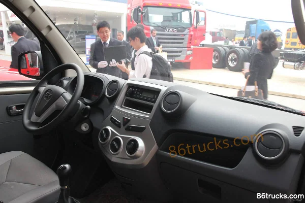 FAW Jilin Jiabao T80 1.3L 88hp 4X2(6 wheels) Gasoline Single Row Box Mini Truck Cab (3) | 86Trucks