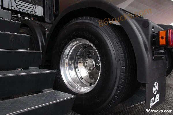 Hongyan Genlyon S100 Heavy Truck 480 hp 6X4(10 wheels) Tractor Truck (SAIC Fiat Powertrain Hongyan C13) Chassis (2) | 86Trucks