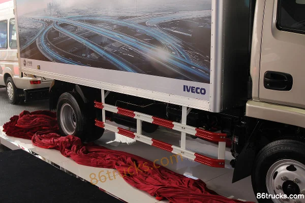Yuejin Ouka K301-33 125 ch 4X2(6 roues) camion léger fourgon 4,2 m cabine simple Châssis (3) | 86Trucks